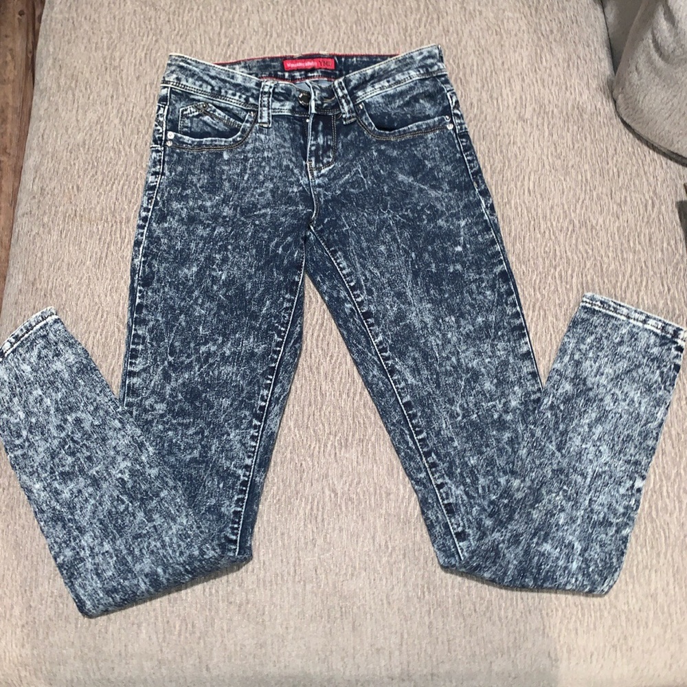 Wanna betta but ! Jeans mint condition